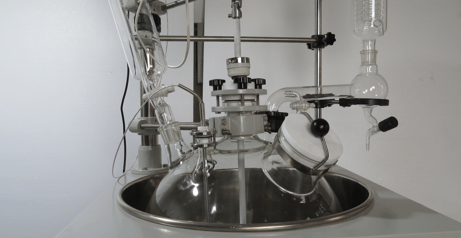 单层玻璃反应釜冷却盘管的作用和用途